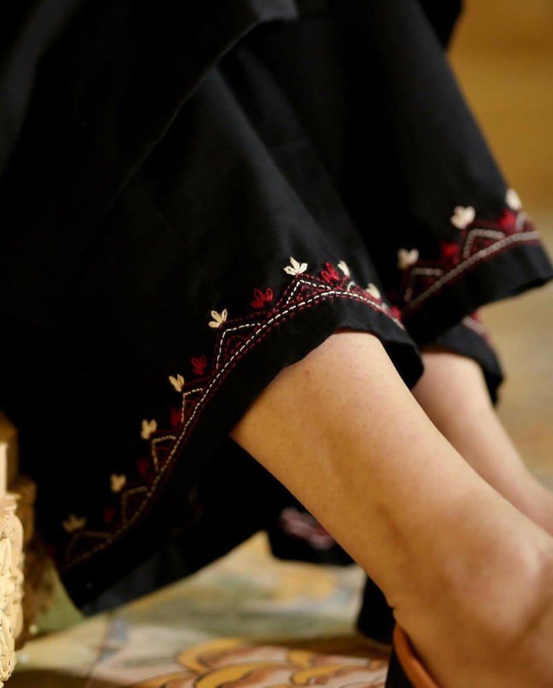BLACK LUXE EMBROIDERY 2Pc