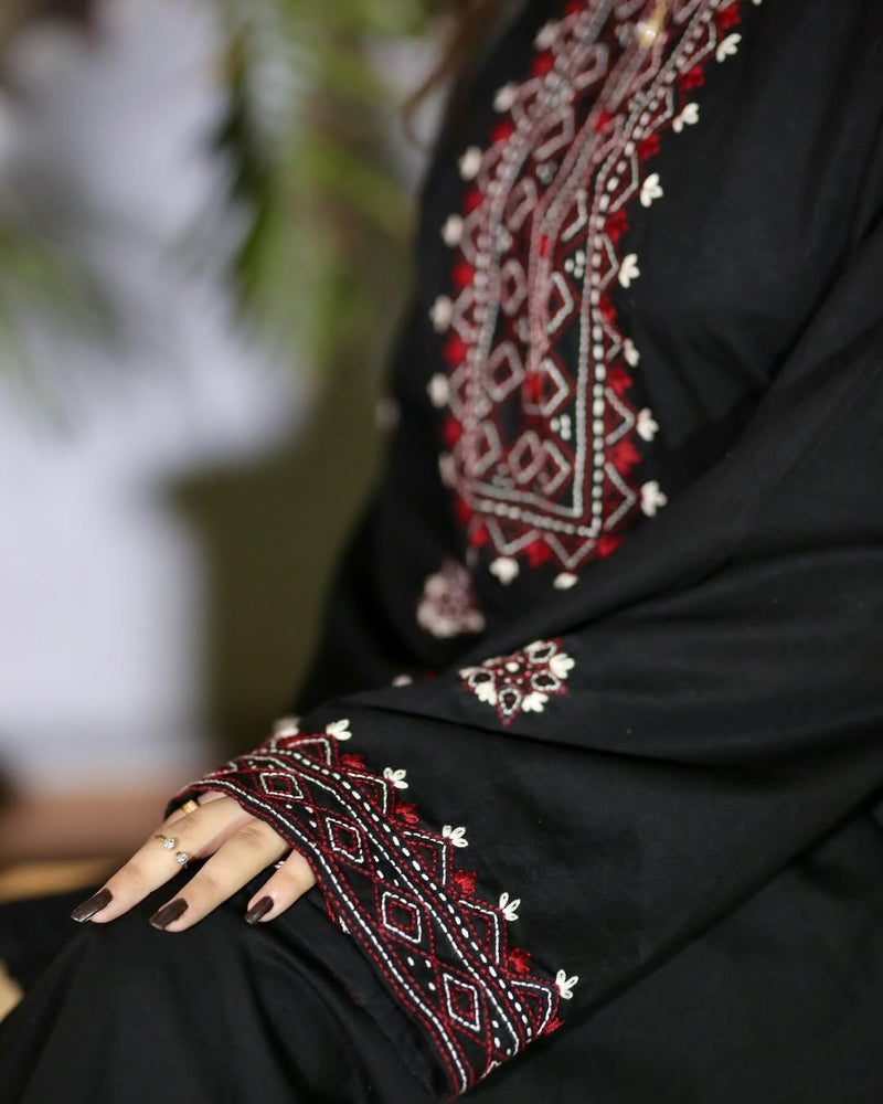 BLACK LUXE EMBROIDERY 2Pc